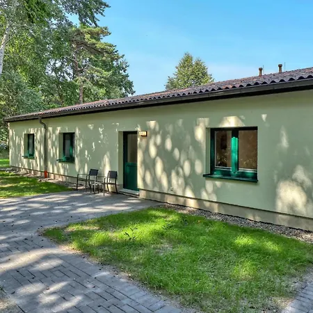 3 Bedroom Amazing In Appartement Altenkirchen (Mecklenburg-Vorpommern)