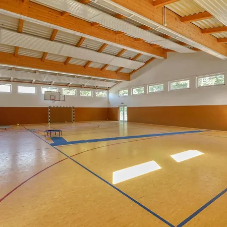 3 Bedroom Amazing In Appartement Altenkirchen (Mecklenburg-Vorpommern)